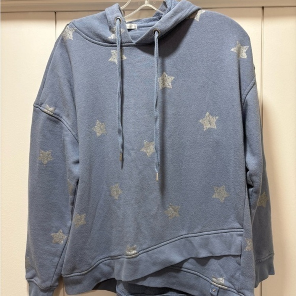 SEVEN7 L/S Hoodie Pullover Sweatshirt Blue w/Silver Stars Size Medium. EUC